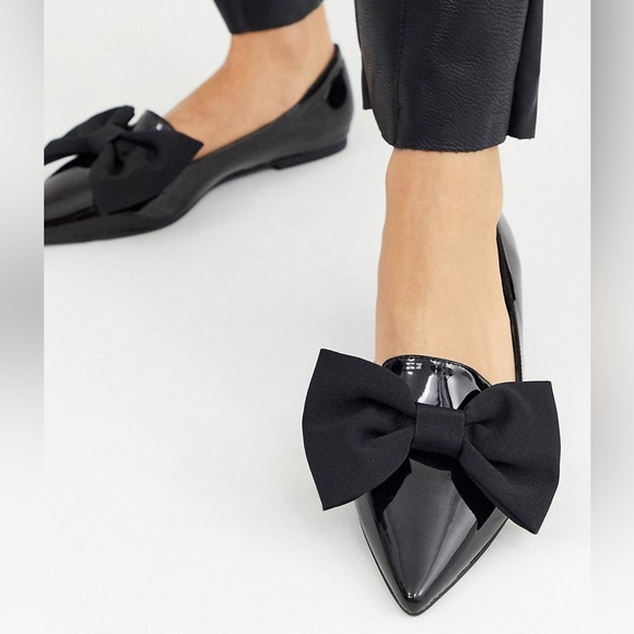 Bow pointed ballet flats in black patent leather. - Picture 1 of 5